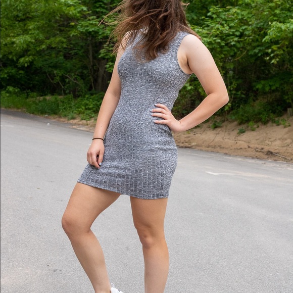Ribbed sleeveless bodycon dress - Picture 2 of 3
